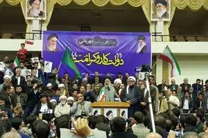 کسانی که می‌گویند نمی‌شود شغل ایجاد کرد، چگونه خود را در معرض رای مردم قرار می‌دهند؟