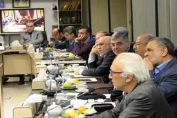 نشست جدی رئیس کل بیمه مرکزی با ایران خودرو برای تعیین تکلیف بدهی زیاد آن به صنعت بیمه/ بدهی دو خودرو ساز بزرگ به صنعت بیمه به مرز هشدار رسید