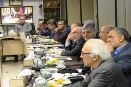 نشست جدی رئیس کل بیمه مرکزی با ایران خودرو برای تعیین تکلیف بدهی زیاد آن به صنعت بیمه/ بدهی دو خودرو ساز بزرگ به صنعت بیمه به مرز هشدار رسید