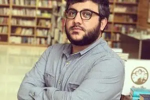حوزه رمان در انحصار تهرانی‌ها بود/ کیفیت در حوزه نشر فدای کمیت شده است/ کتاب‌فروشی‌ها رغبتی به عرضه کتاب ارزشی ندارند