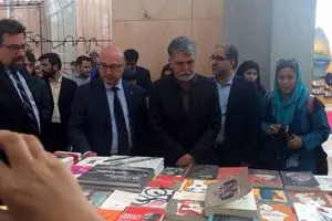 شگفت‌زدگی معاون فرهنگ ایتالیا از استقبال مردم ایران در نمایشگاه کتاب/ صالحی: ایران و ایتالیا علاوه بر رنگ پرچم، فرهنگ مشابه هم دارند