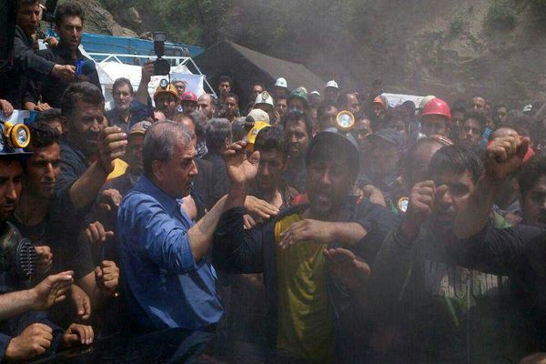 دل کارگران از دولت روحانی خون است
