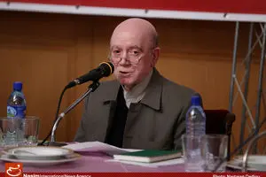 اگر دست دولتمردان خالی است دلیل نمی‌شود رقیب‌هراسی کنند/ دوگانه جنگ و صلح یک حربه زنگ‌زده در تبلیغات روحانی است