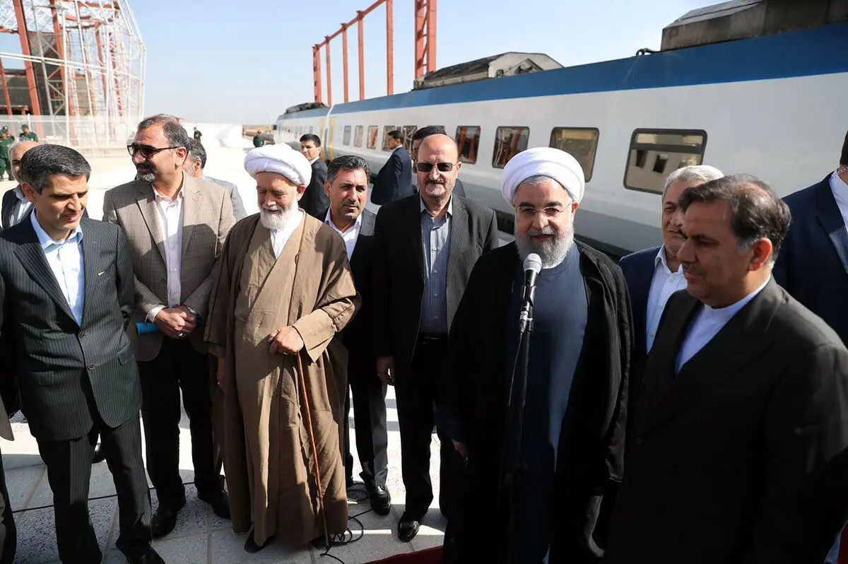 بهره‌برداری از خط آهن تهران – همدان به طول ۲۷۶ کیلومتر و با اعتبار ۹۷۰۰ میلیارد ریال
