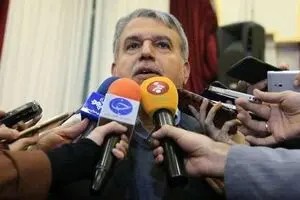 جابه‌جایی نمایشگاه کتاب به مصلحت نیست/ شهر آفتاب مناسب‌ترین فضا است