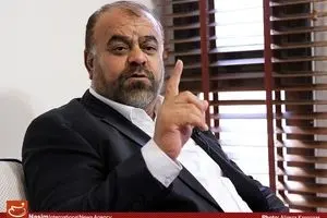 مدام با طرح‌های دولت قبل عکس می‌گیرند و تمام تقصیرات را گردن آنها می‌اندازند