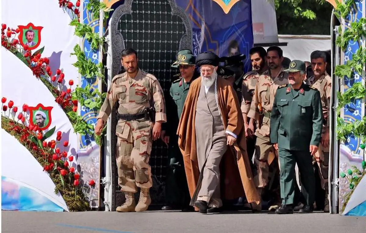 مراسم دانش‌آموختگی دانشجویان دانشگاه امام حسین (ع) با حضور فرمانده کل قوا برگزار شد + تصاویر