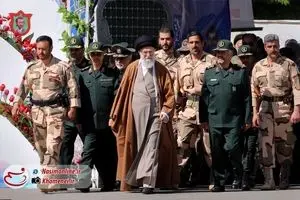 مراسم دانش‌آموختگی دانشجویان دانشگاه امام حسین(ع) با حضور رهبر معظم انقلاب