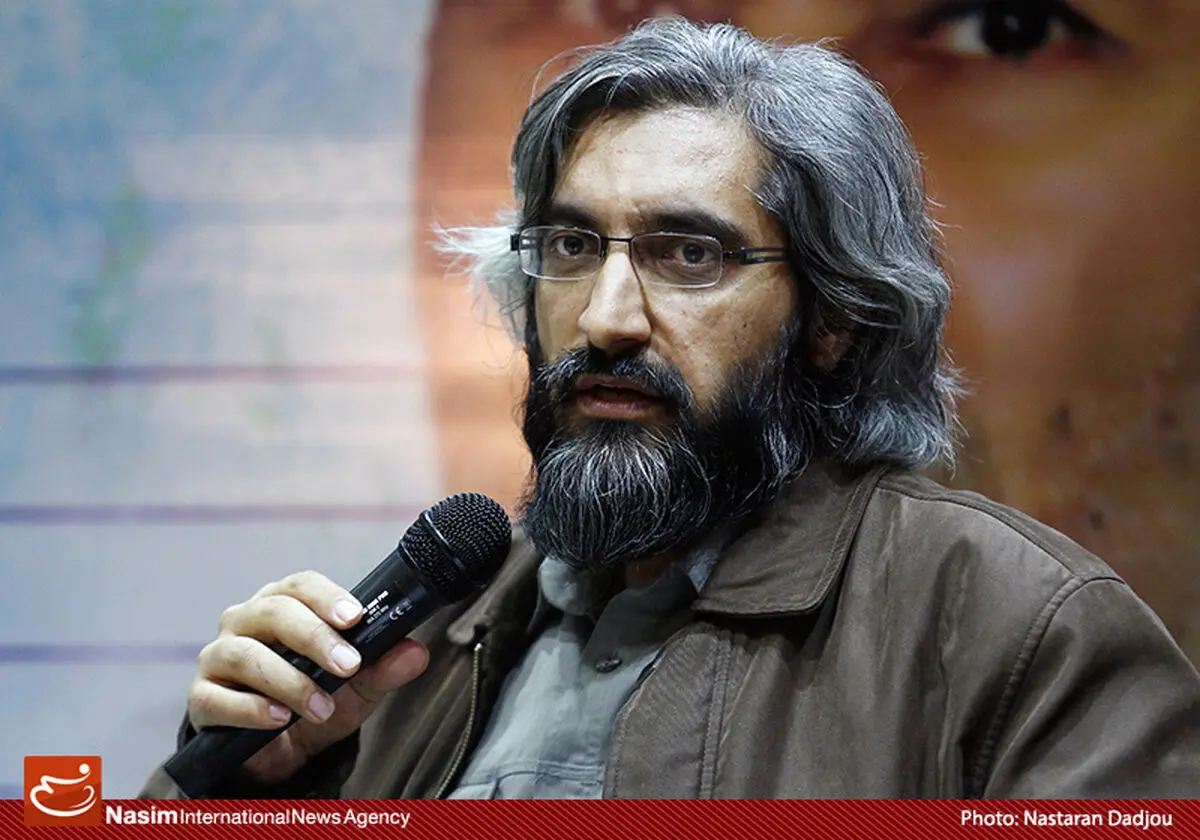 کسانیکه به شیطان بزرگ می‌گویند کدخدا به غارتگران بیت‌المال می‌گویند ذخیره نظام