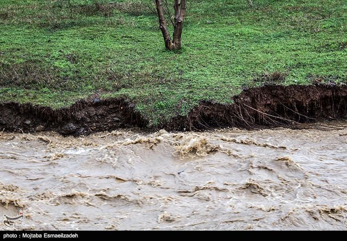 احتمال سیلاب ناگهانی و صاعقه در ۱۰ استان کشور