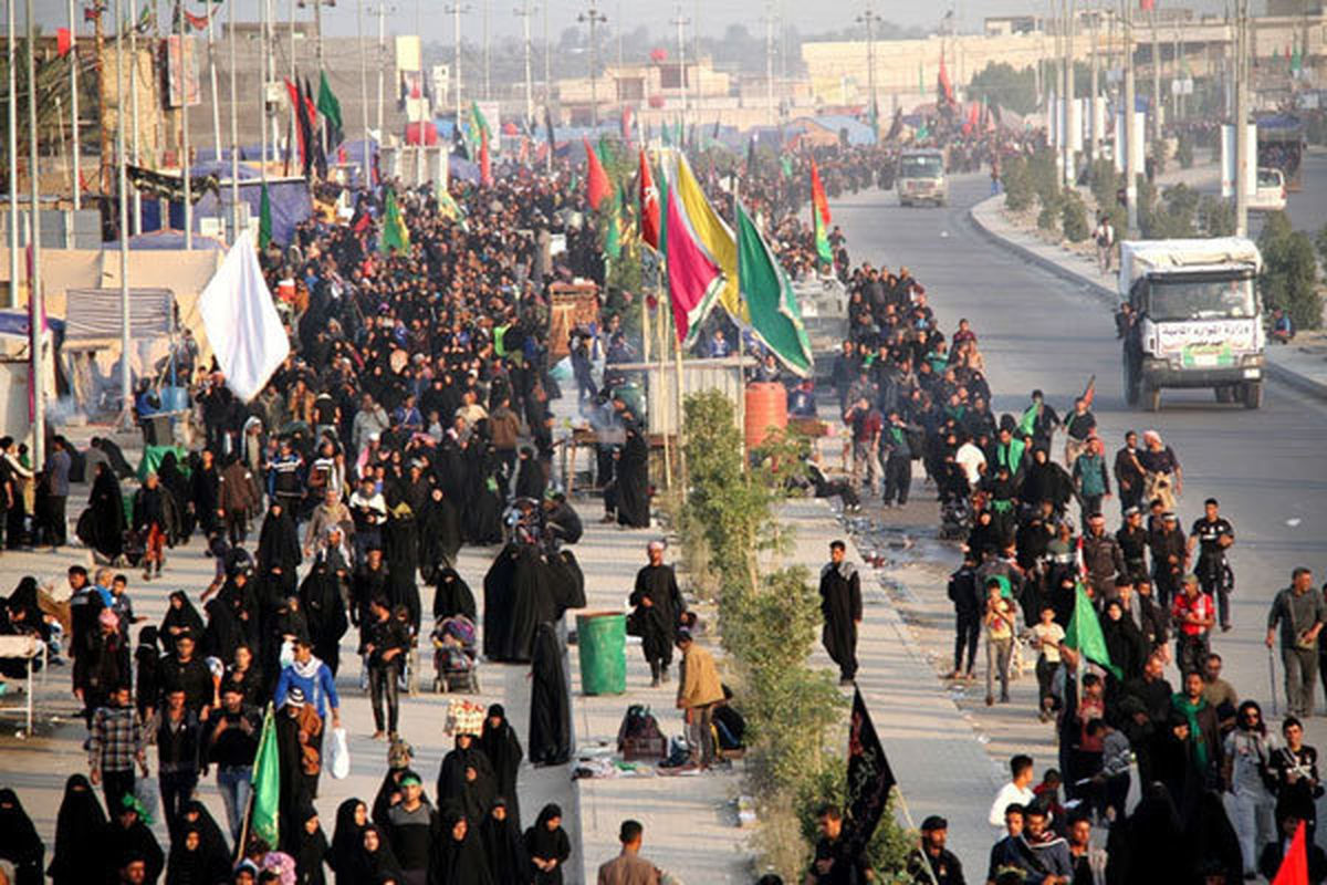 زائران اربعین در پایانه‌ مرزی مهران از ۹۶ گیت تردد می‌کنند