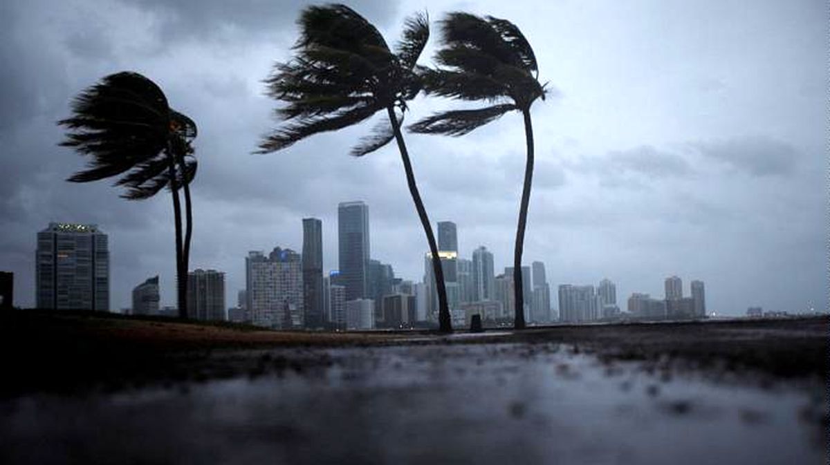 لحظات رسیدن طوفان "ایرما" به ساحل میامی - فلوریدا آمریکا