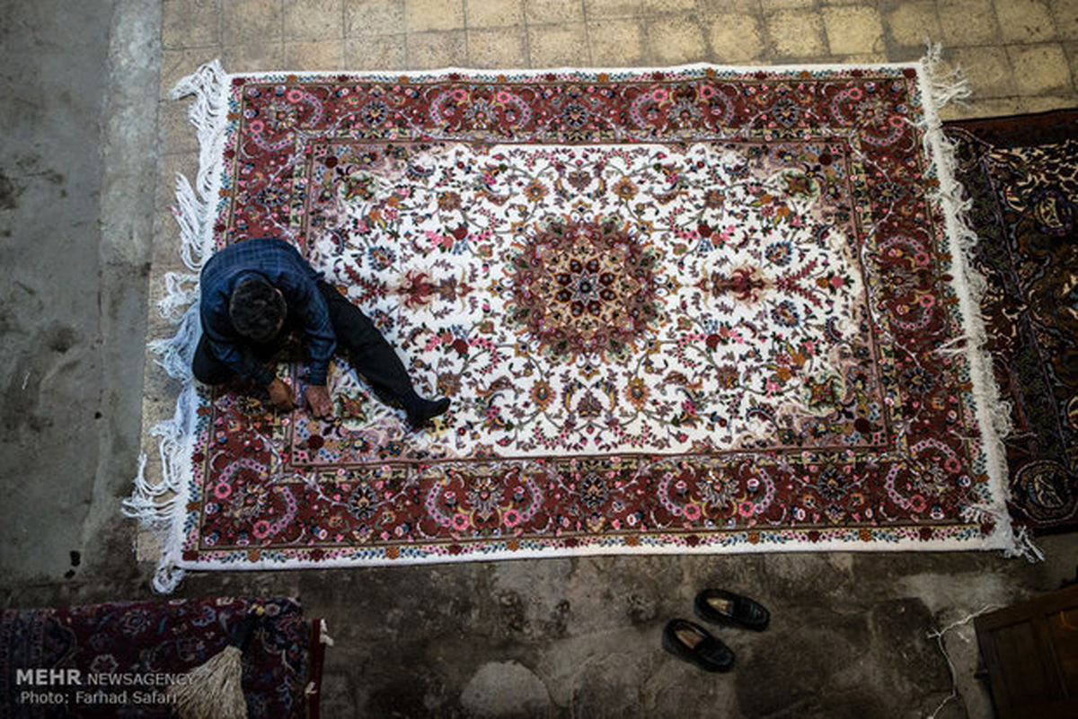 نمایش نخستین فرش‌های باغی قاجاری در کاخ گلستان