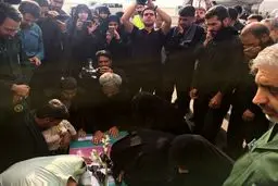 لحظات ورود پیکر مطهر شهید حججی به مشهد مقدس