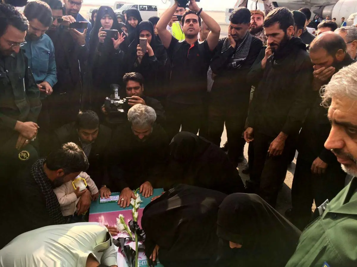 لحظات ورود پیکر مطهر شهید حججی به مشهد مقدس