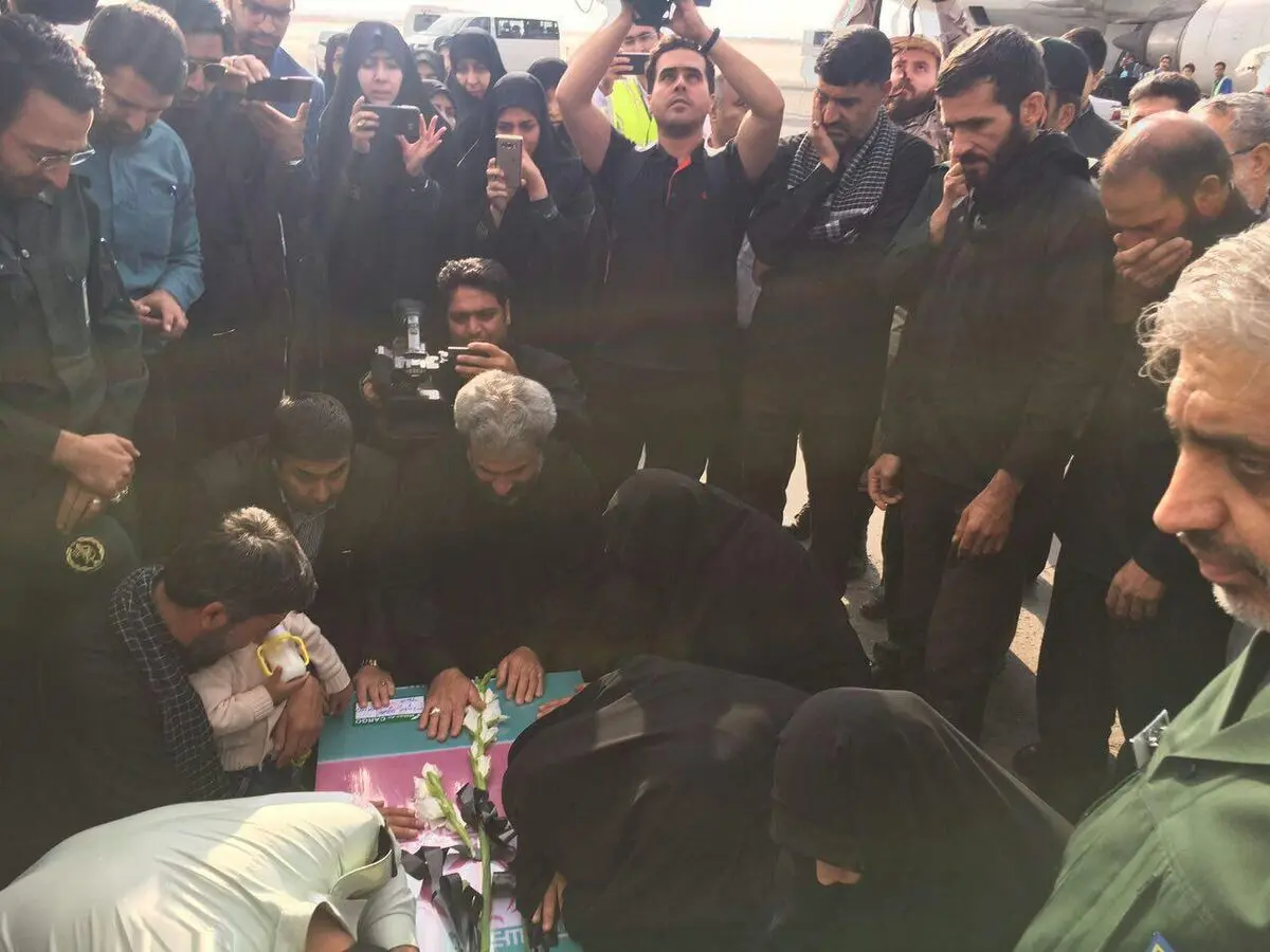 لحظات ورود پیکر مطهر شهید حججی به مشهد مقدس