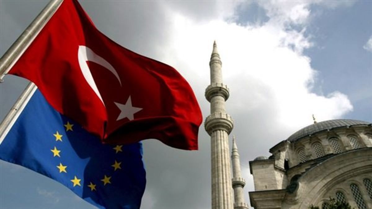 ترکیه از روند عضویت در اتحادیه اروپا عقب نمی‌کشد