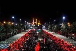 حال و هوا و عزاداری زوار در بین‌الحرمین - شب گذشته