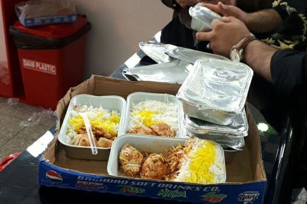 تاخیر ۷ ساعته پرواز نجف تهران و توزیع غذای فاسد بین مسافران