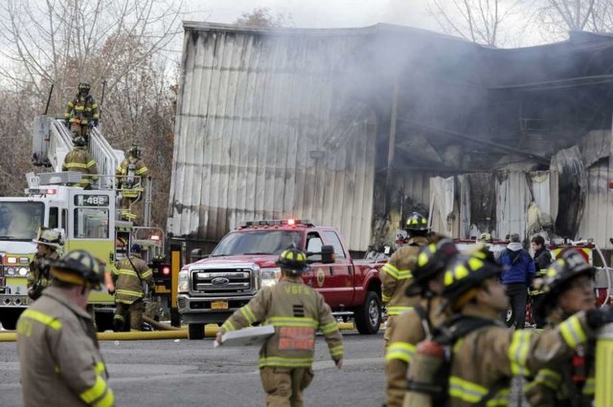 انفجار و آتش‌سوزی مرگبار در کارخانه‌ای در نیویورک