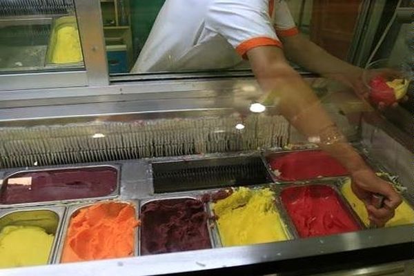 بستنی ۱۴ درصد گران شد/ بستنی‌فروش‌ها حق فروش حلیم و آش را ندارند