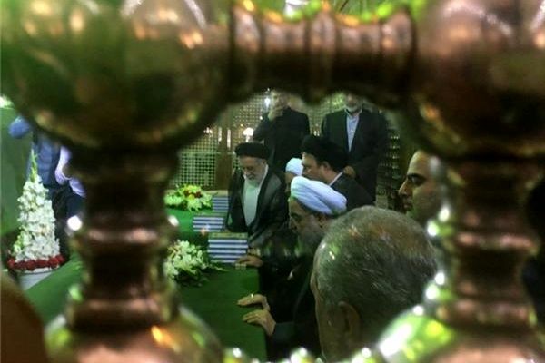 رئیس‌جمهور منتخب با آرمان‌های امام راحل تجدید میثاق کرد + تصاویر