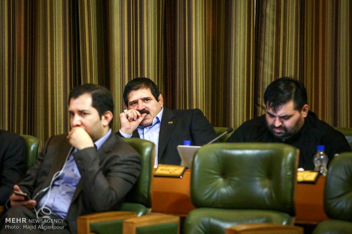 آشتی‌کنان "جدیدی" و "دبیر" در صحن علنی شورای شهر
