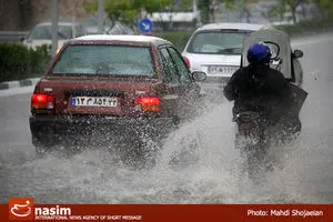 وقوع گرد و خاک در برخی نقاط ایران/ تگرگ و سیلاب در انتظار مناطق کوهپایه‌ای