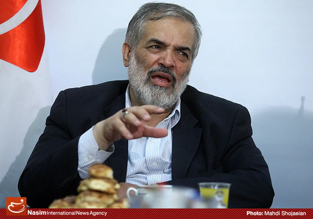 انتخابات دو مرحله‌ای است/ باید رئیسی، قالیباف و میرسلیم تا آخر در صحنه رقابت بمانند