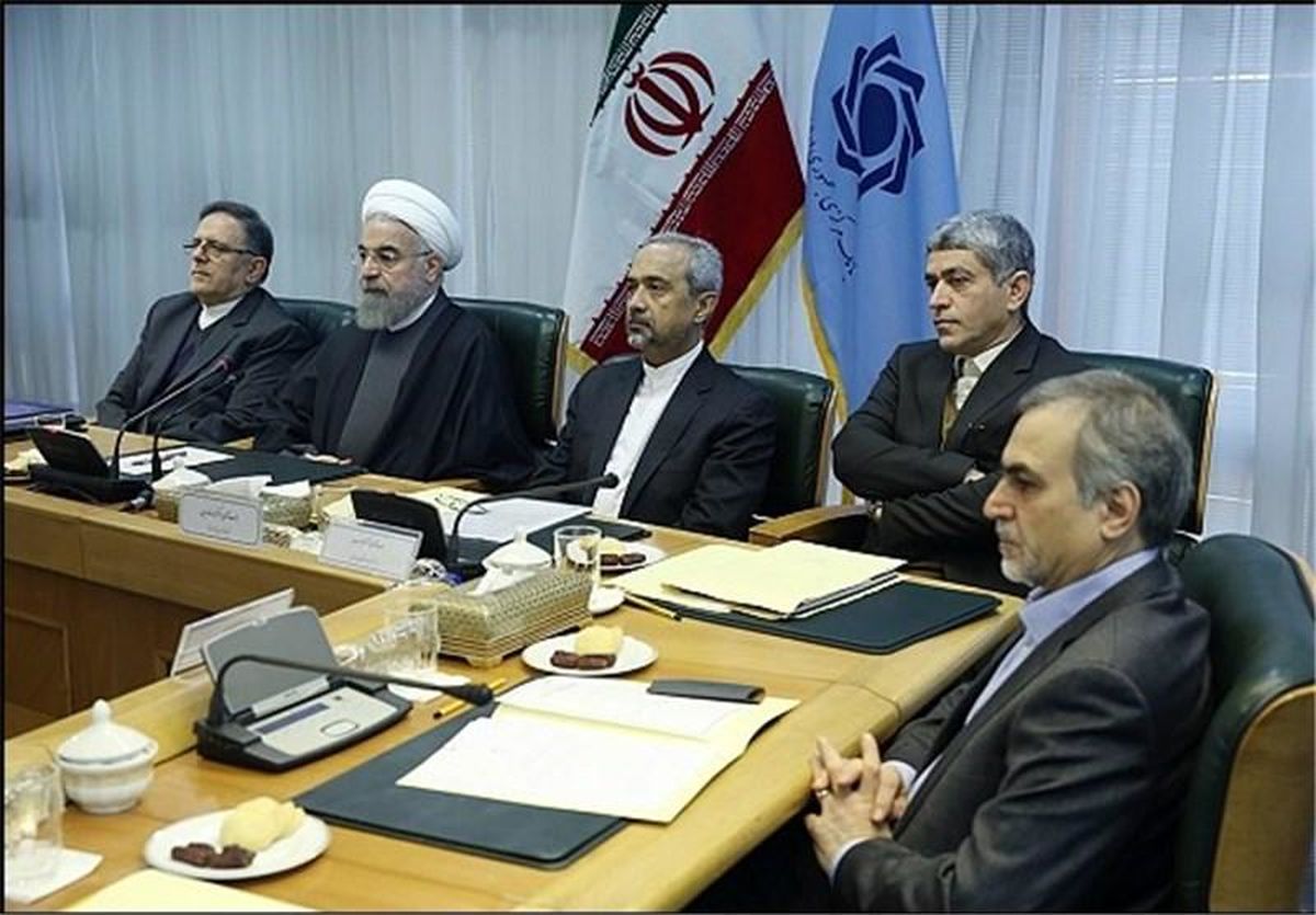 دولت روحانی رکورد کسب درآمدهای ارزی را شکست/ ابهام در هزینه کرد ۱۰۰۰ هزار میلیارد تومان در چهار سال