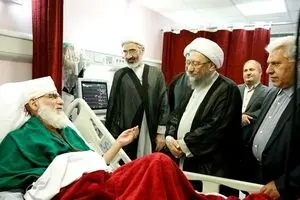 رئیس قوه قضائیه از آیت‌الله هاشمی شاهرودی عیادت کرد + تصاویر