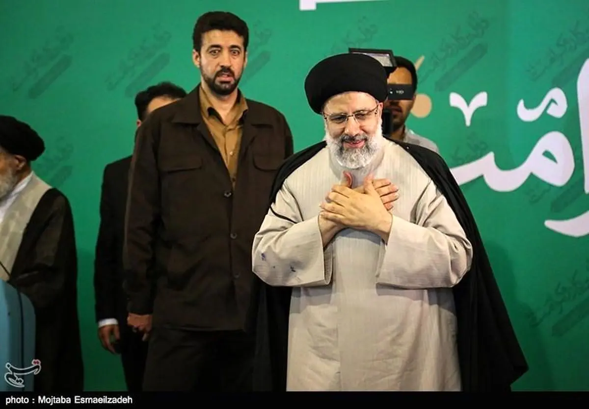 مادر شهیدان جنیدی: مردم فریب تزویر و نفاق را نخورید/ به "رئیسی" رای بدهید + تصویر نامه