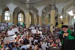 حجت‌الاسلام رئیسی را اصلح می‌دانم و حمایتش می‌کنم