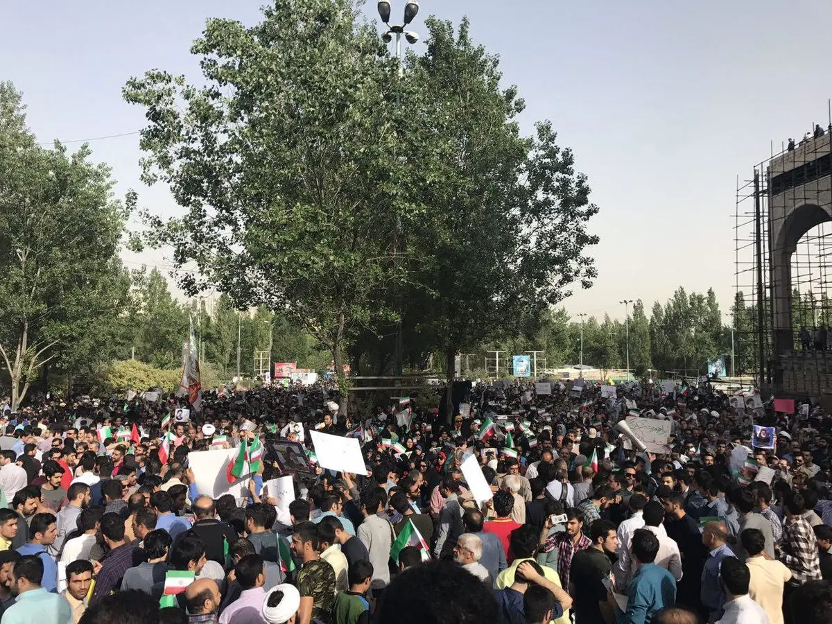 اجتماع عظیم حامیان رئیسی در میدان شهداء مشهد برگزار می‌شود