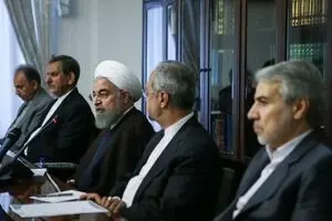کاش دولت روحانی در چهار سال اخیر هم مانند این ۴۰ روز انتخابات پاسخگو بود