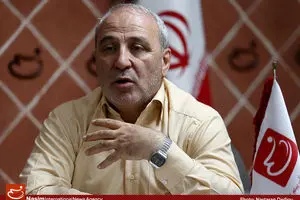 حاجی دلیگانی: بازار عراق پذیرای کالای ایرانی است اما مسئولان کاری نمی‌کنند/ وزیر نفت نمی‌خواهد از ظرفیت داخلی استفاده کند