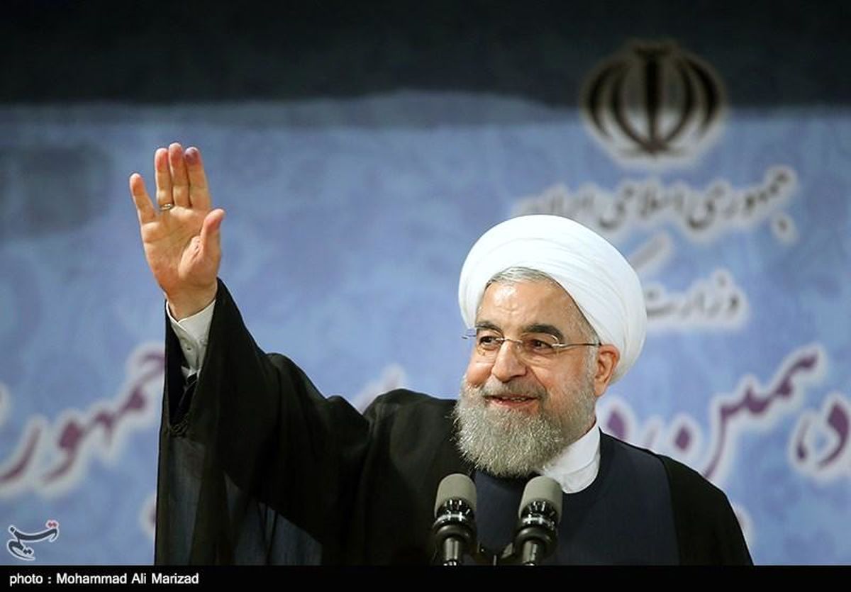 "روحانی" رئیس‌جمهور ماند/ از مجموع ۴۱۲۲۰۱۳۱ آرا، روحانی ۲۳۵۴۹۶۱۶ رای و رئیسی ۱۵۷۸۶۴۴۹ رای (۳۸.۵) کسب کردند