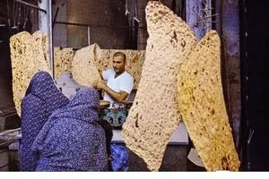 سنگک دو رو کنجد ۱۵۰۰ تومان شد!/ سنگک دو رو کنجد آزادپز ۲۰۰۰ تومان