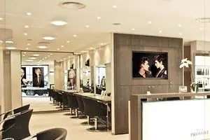 افتتاح سالن‌های آرایشِ فرانسوی در بالای شهر تهران + جزئیات