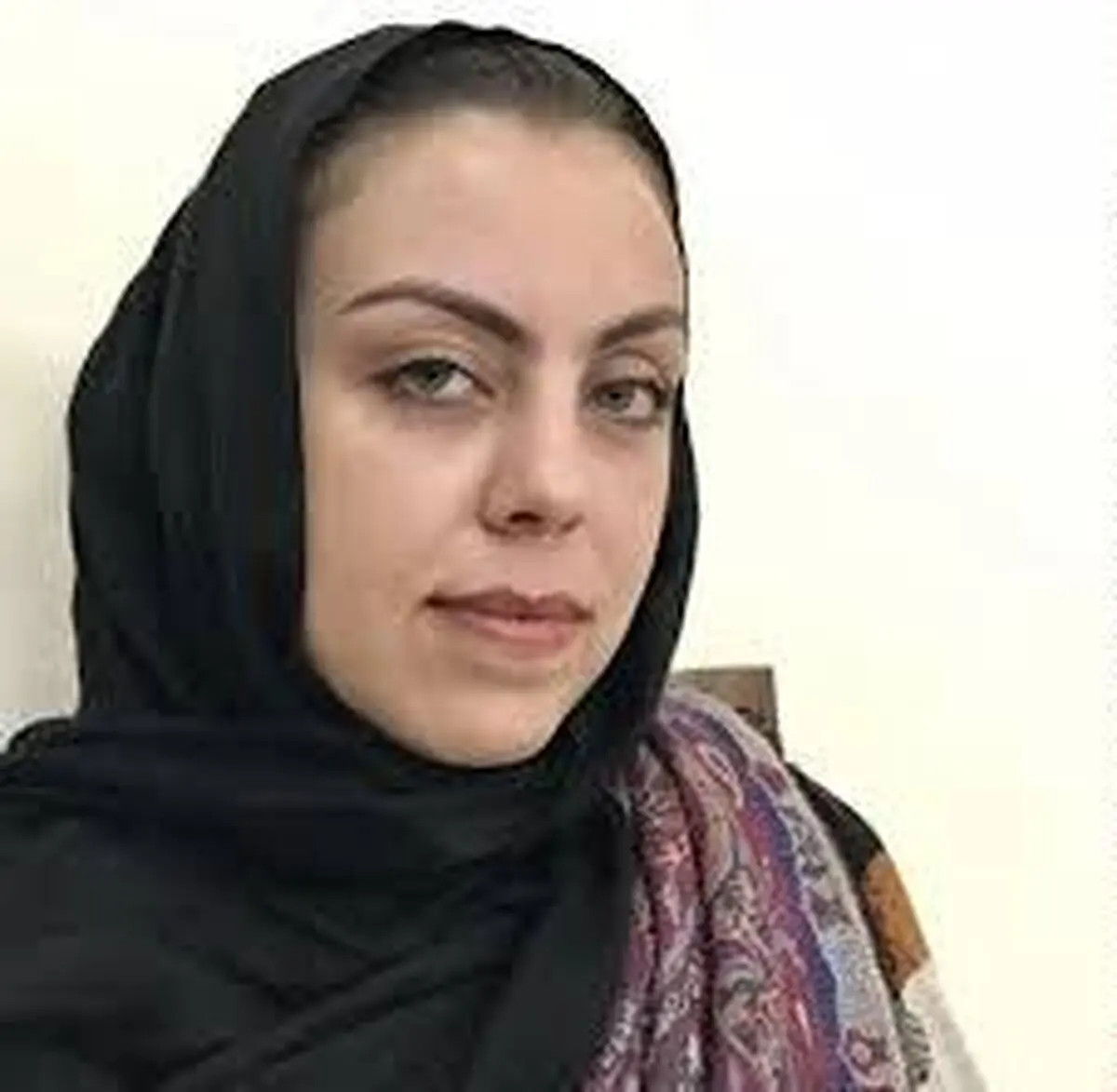 "سفر حج" هدیه بعثه مقام معظم رهبری به نرگس کلباسی