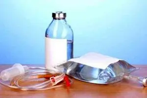 علت عرضه سرم‌های هندی در داروخانه‌های کشور/ واردات سرم از نیمه دوم سال ۹۵ متوقف شده است