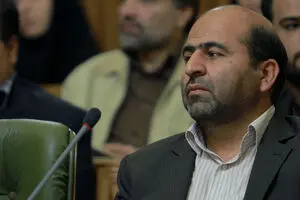 تخلف رانندگان تاکسی به دلیل سردرگمی در افزایش نرخ کرایه‌ها/ دولت به تعهد ۵۰ درصدی خود برای توسعه مترو عمل کند