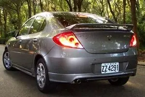 'جیلی' چین برای خرید نیمی از سهام پروتون مالزی دست به کار شد