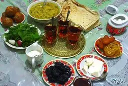 سفره مردم ماه رمضان امسال ۴۰ درصد گران‌تر شد!/ سکوت دستگاه‌های دولتی در برابر گرانی‌های بی‌سابقه ماه رمضان