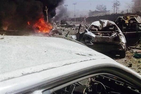 انفجار در کابل ۱۰۰ کشته و بیش از ۴۰۰ زخمی به جا گذاشت + فیلم و تصاویر