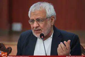 در این انقلاب افرادی مانند عمارها، یاسرها و سمیه‌ها هستند که می‌توانند کار کنند/ ایران جای ابوموسی اشعری‌ها نیست