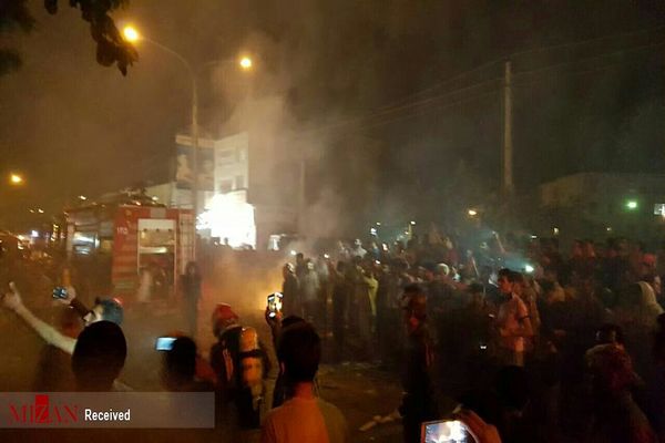 مصدومیت ۳۷ نفر در انفجار هایپرمارکت شیراز + عکس و فیلم