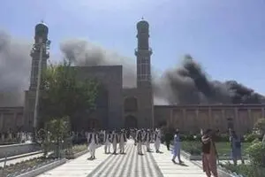 انفجار مقابل مسجد جامع هرات/ ۷ نفر کشته و ۱۸ تن دیگر زخمی شدند + تصاویر