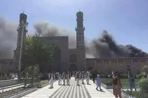 انفجار مقابل مسجد جامع هرات/ ۷ نفر کشته و ۱۸ تن دیگر زخمی شدند + تصاویر