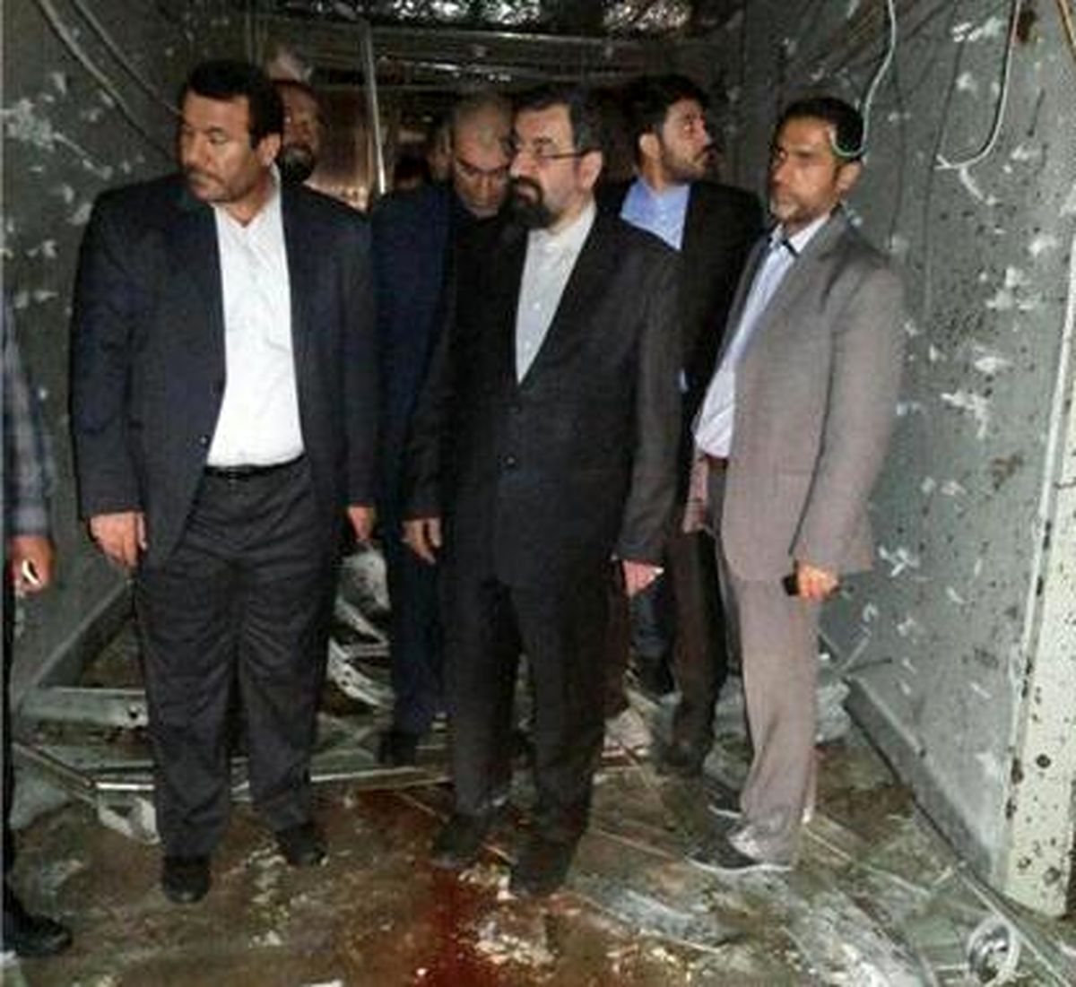 محسن رضایی از محل حادثه تروریستی در ساختمان مجلس بازدید کرد + عکس